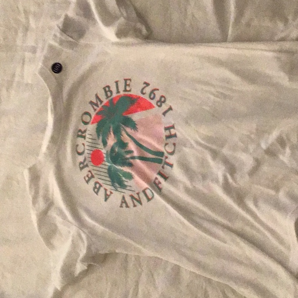 White t shirt with tropical palm trees